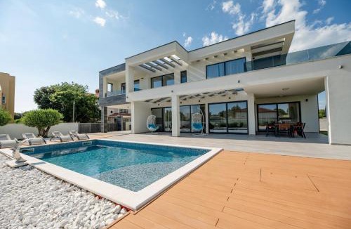 Nin Villa | Contemporary Zadar Villa 4 Bedrooms Villa Barako Prestige