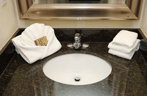 Jasper Place Hotel | Continental Inn & Suites