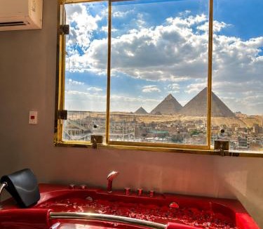 Qasr an-Nil Hotel | Continental Pyramids View & Roof Top