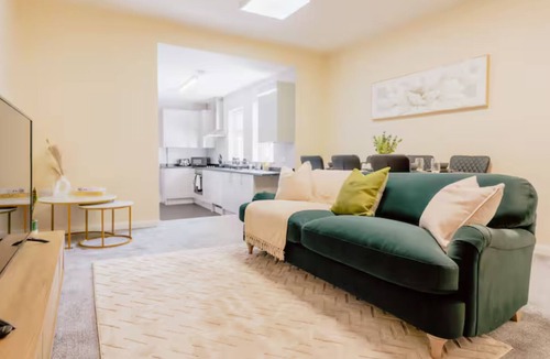 Letchworth Apartment | Contractor and Business Stays | Sleeps 6 | WiFi