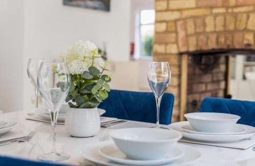 Thorney House | Contractor Accommodation Peterborough- Parking-Business and Work Stays