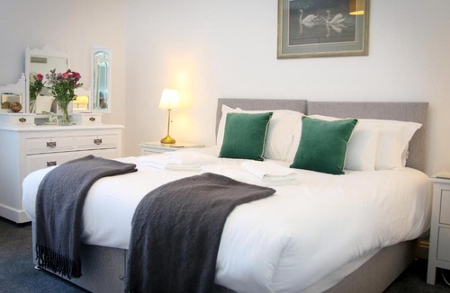 Worksop Apartment | Contractor Friendly 2-Bed - Fast Wi-Fi & Netflix