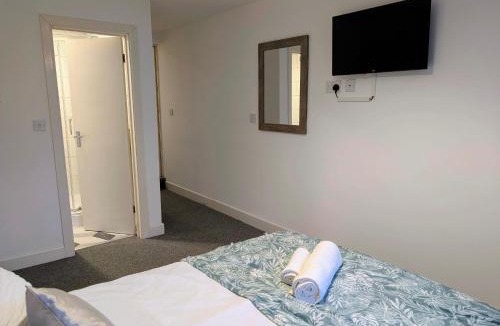 Wolverhampton House | Contractor House, 4 Bed Ensuite, Near Stadium