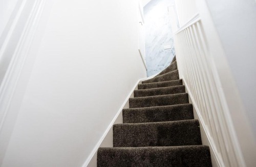 Coventry Apartment | Contractor, Professional and Family Stays near Coventry University, City Centre & Hospital