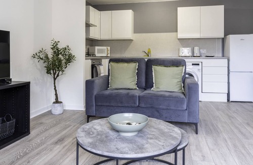 East End Apartment | Contractor Stays By Caledonia Luxe Stays Glasgow