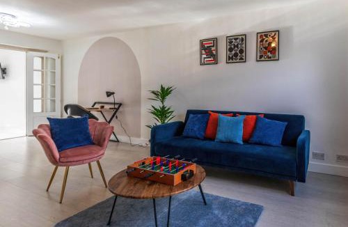 Basingstoke House | Contractors & families 4 Bedrooms Parking Wifi