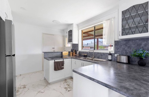 Werrington House | Contractors Welcome | Spacious 4BR+Free Parking
