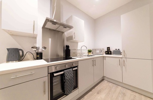 Crosby Apartment | Convenient 2 Bed Apartment in Waterloo, Liverpool