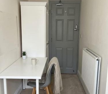 Headingley Apartment | Convenient 4BED Budget Apartment in Headingley