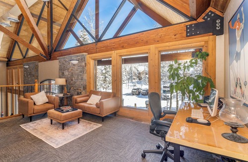 Mountain Village Hotel | Convenient and Cozy Lock-Off Room With Extra Amenities