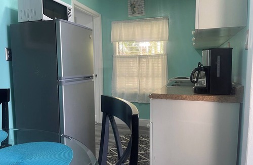 Southside Apartment | Convenient and Private Downtown 1BR Near Beach