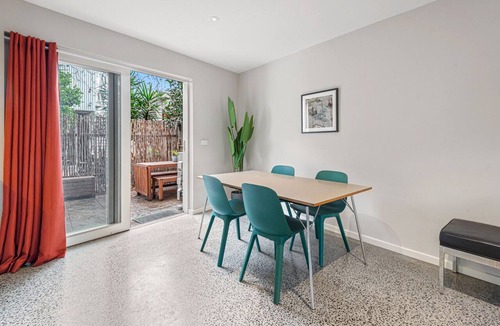 Port Melbourne Apartment | Convenient Bayside Living at the Edge of the City