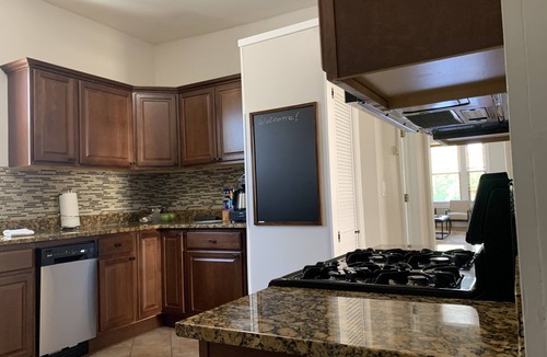 Logan Square Apartment | Convenient, bright 2 bed in the heart of Logan Square with free street parking