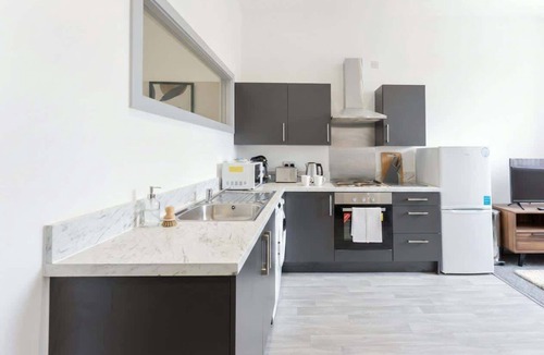 Brierley Hill Apartment | Convenient Budget 1 Bedroom Apartment in Dudley