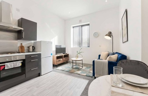 Brierley Hill Apartment | Convenient Budget 1 Bedroom Apartment in Dudley