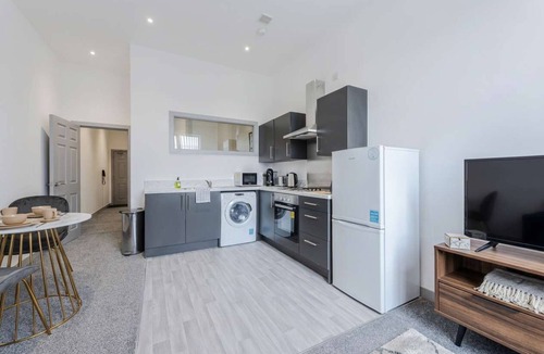 Brierley Hill Apartment | Convenient Budget 1 Bedroom Apartment in Dudley