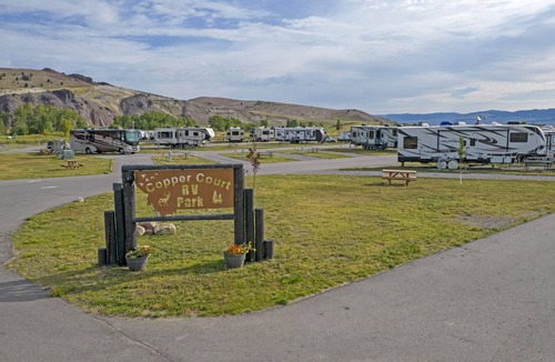 Anaconda Cabin | Convenient Cabin with Kitchenette - Enjoy Bike Trails to Copper Mountains
