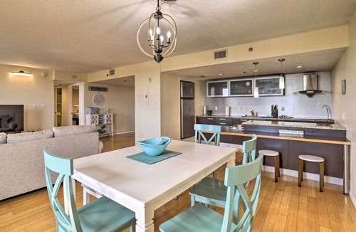 Clearwater Condo | Convenient Clearwater Condo < 4 Mi to Beach!