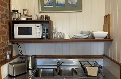 Omeo Cottage | Convenient & Cosy Mountain Retreat in Omeo.