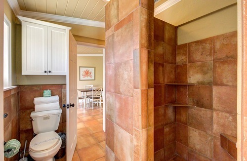 Holmes Beach Cabin | Convenient cottage with pool - easy access to trolley stops & the beach