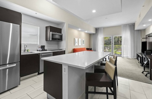 Ludlam Hotel | Convenient Countryside Stay! 2 Relaxing Rooms w/Balcony | Onsite Pool + Spa