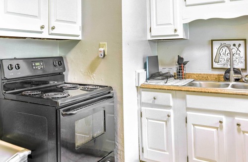 Riverside House | Convenient Dayton Retreat w/ Private Yard!