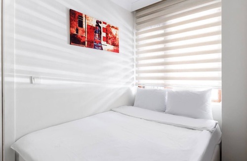 Maltepe Apartment | Convenient Flat 15 min to Bagdat Avenue