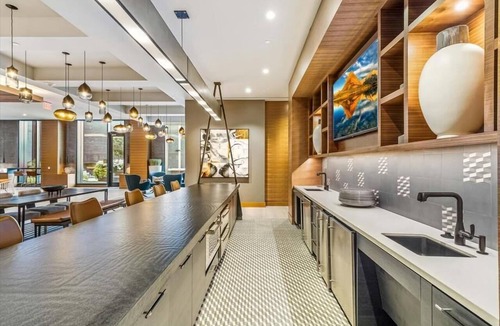 Reston Apartment | Convenient for Professionals| Lux Amenities | nr Dulles Airport