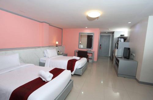 Srisa Chorakhe Noi Hotel | Convenient Grand Plus Hotel Suvarnabhumi