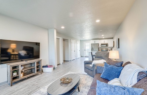 Great Falls House | Convenient Great Falls Condo < 1 Mi to Shops!