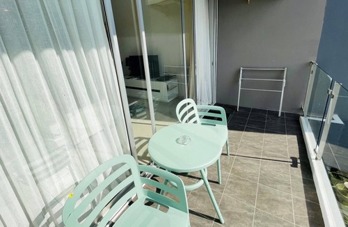 Karon Apartment | Convenient Karon studio, walk to beach & market