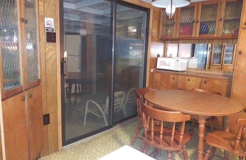 Somerset House | convenient location by the lake . just a few minutes to boat ramp .