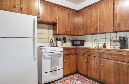 Riverview Apartment | Convenient Location-Private entrance 1 bedroom apartment in Riverview!