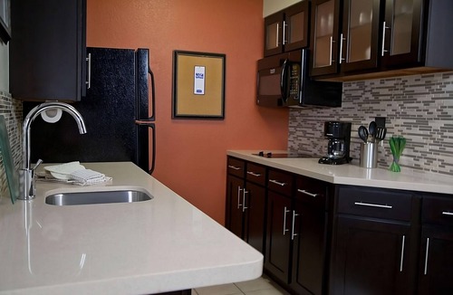 San Bruno Hotel | Convenient Location! Pets Allowed, Onsite Pool, Parking, Free Breakfast