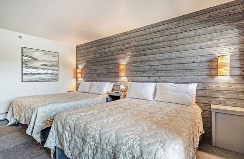 Angel Fire Hotel | Convenient Location | Elk Horn Lodge 203
