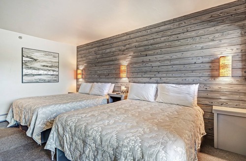 Angel Fire Hotel | Convenient Location | Elk Horn Lodge 206