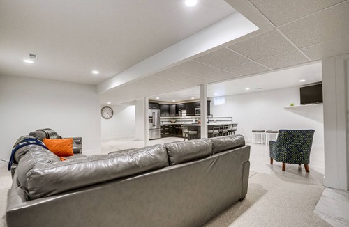 Northeast South Bend Apartment | Convenient North Bend Apt: Half-Mi to Notre Dame!