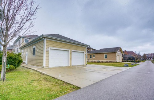 Northeast South Bend Apartment | Convenient North Bend Apt: Half-Mi to Notre Dame!