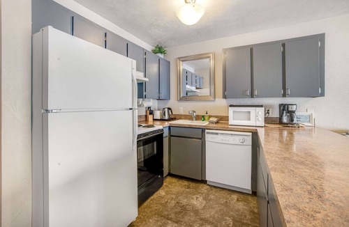 Newport Apartment | Convenient oceanfront studio condo with ocean view and seasonal pool