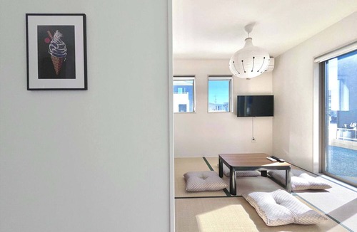 Ozu House | Convenient Ozu Location Bright 4BR Stay by Restavio