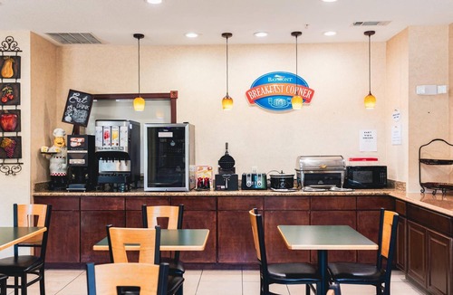Tyler Hotel | Convenient Room Designed for Comfort + Free Breakfast + Near Everything in Tyler