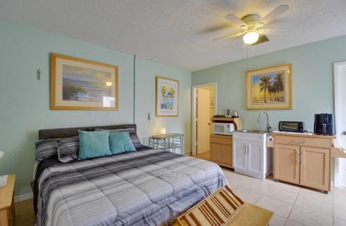 Whitfield Apartment | Convenient Sarasota Studio w/Lush Backyard!