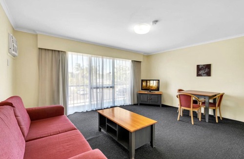 Mount Ommaney Apartment | Convenient self-catering unit