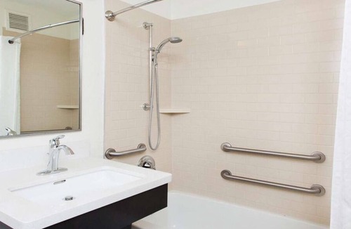 Santa Clara Hotel | Convenient Silicon Valley Accommodation! Suite with Private Full Kitchen!
