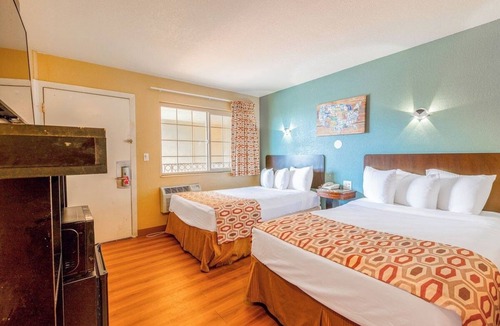 Loma Alta Hotel | Convenient Stay Close to Oceanside Attractions