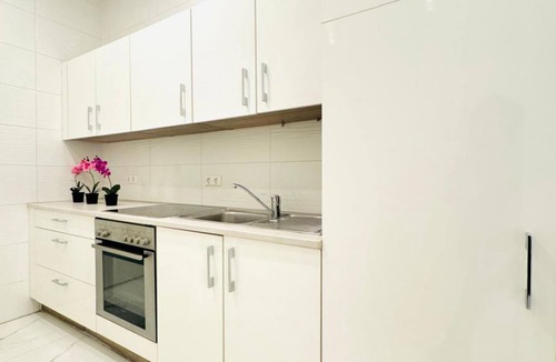 Liesing Apartment | Convenient Stay for Two Near Atzgersdorf