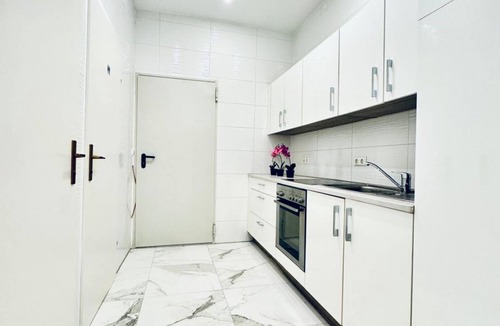 Liesing Apartment | Convenient Stay for Two Near Atzgersdorf