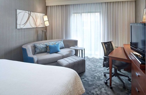Brookfield Hotel | Convenient Stay in Brookfield! 3 Spacious Units, Pets Allowed, Indoor Pool!