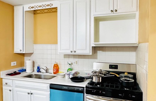 Norma House | Convenient Stay near Chicago O’hare Airport King Beds