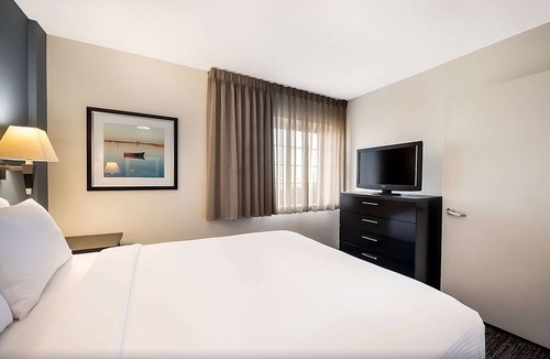 Gahanna Hotel | Convenient Stay, Superb Location! 4 Comfortable Units, Near Rathburn Woods